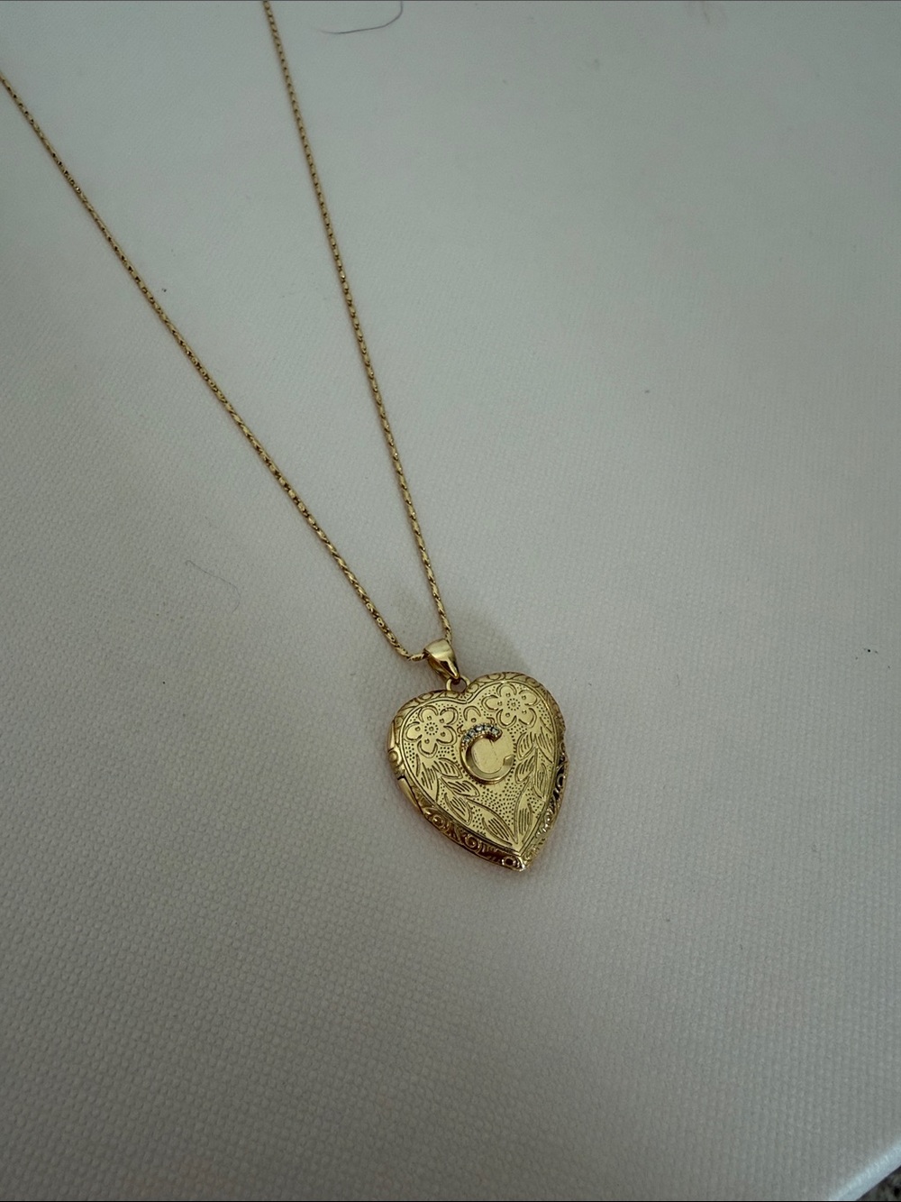 Serefina by Anthropologie Gold Heart Locket Necklace - Classic Everyday Pendant